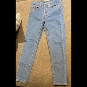 Women’s Levi’s Jeans